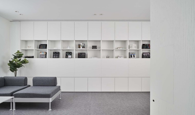 打造高級(jí)灰品質(zhì)辦公空間裝修方案